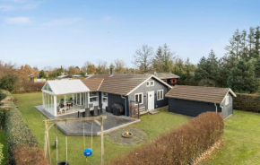 4 Bedroom Stunning Home In Hadsund in Hadsund